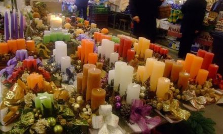 Adventi vásár a kecskeméti Piaccsarnokban