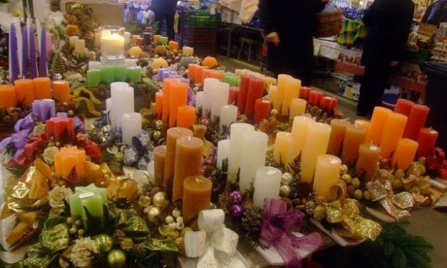 Adventi vásár a kecskeméti Piaccsarnokban