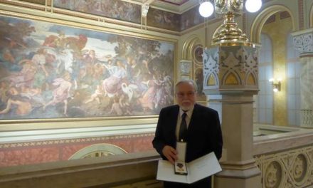 Pálfy Gusztáv kecskeméti szobrászművész születésnapjára