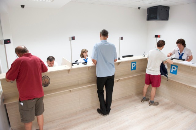 Elkezdődött a szülői parkolóbérletek kiadása Kecskeméten
