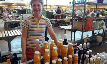 A homoktövis, a fürjtojás és Börönténé Molnár Melinda a kecskeméti piacon