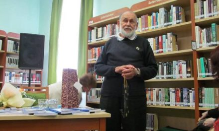 Dr. Cseh Béla, a 45 éves Sükösdi Népdalkör alapítója és vezetője