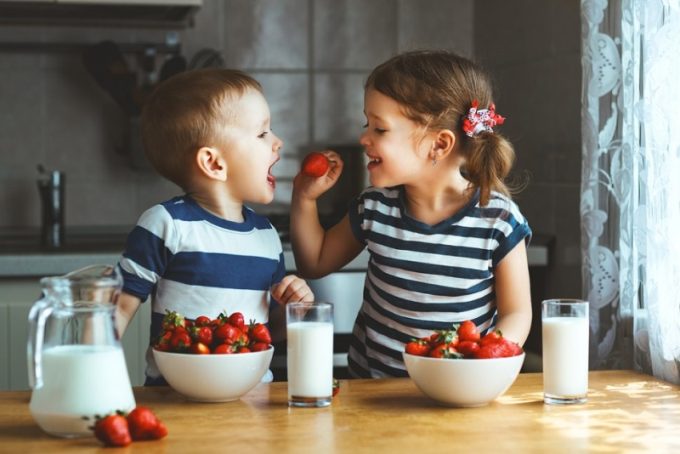 5 tipp a nyári gyomorbántalmak elkerülésére – A szünetben is figyeljünk oda a picik gyomrára!