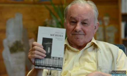 Fecske Csaba: „Verseket úgy kell olvasni, mint mézet enni: kiskanállal, nehogy versmérgezést kapjunk.”