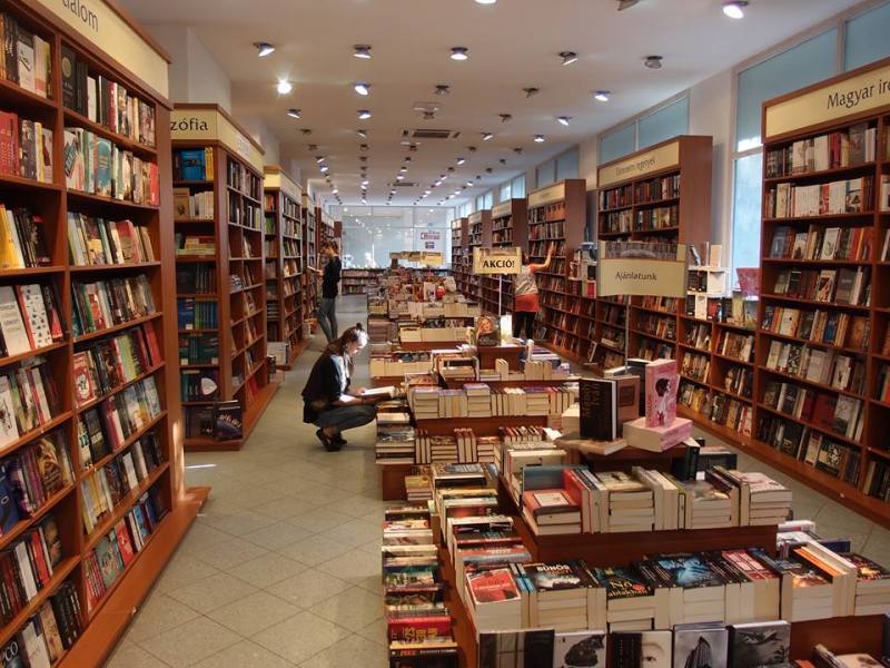 A Könyvsziget könyvesboltban minden megtalálható