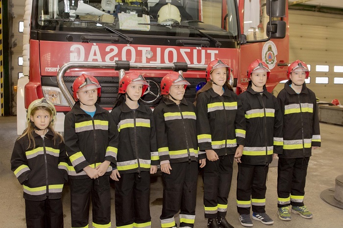 Gyerekek a tűzoltóságon – az UNICEF Magyarország 2018-as Gyerekhang kampánya