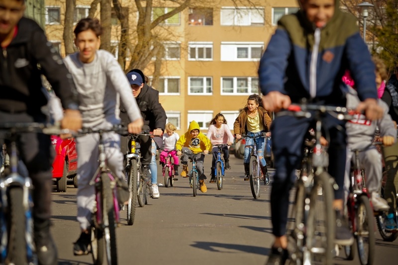 Célba értek a jótékony bicikli adományok – Gyerekeknek segített a We Love Cycling és a Budapest Bike Maffia