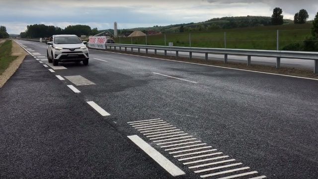 A 67-es úton a Republic zenekar játszik