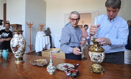 Újabb 10 kerámiaritkasággal bővült a Zsolnay Aranykora – Gyugyi-gyűjtemény