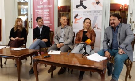 Fergeteges őszi bemutatók és karácsonyi bérletakció a kecskeméti színházban