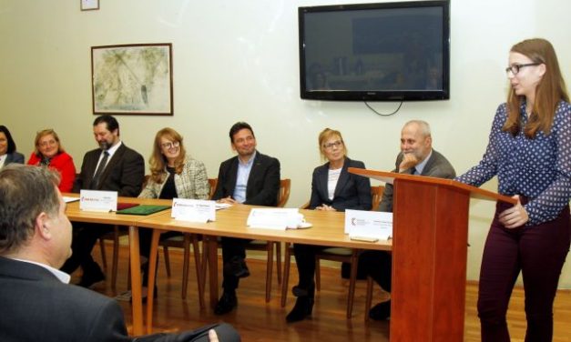 Megállapodás partnerségi tanítóképzésről