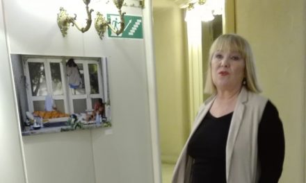 Finisszázs – Hullan Zsuzsa tárlatvezetése