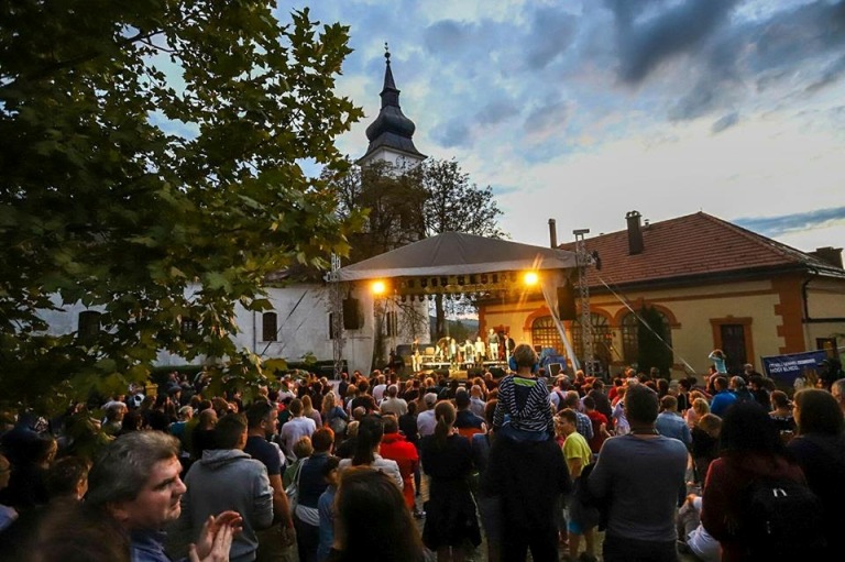 Kerekdomb Fesztivál – Bor és művészetek