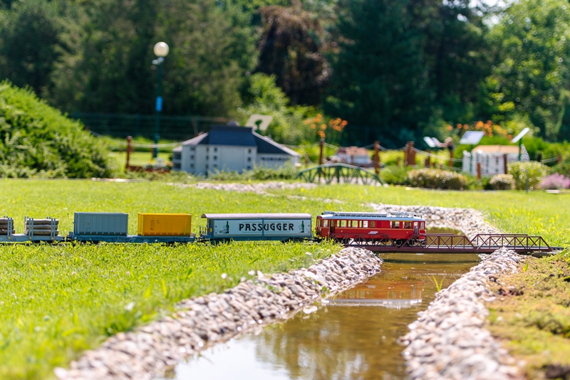 Mini Magyarország Makettpark – Rekordhosszú vonatok a Mini Mozdonyok Napján