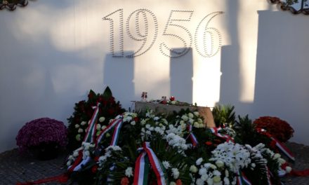 Ünnepi műsor a KTV-ben, koszorúzás az ’56-os emlékműnél