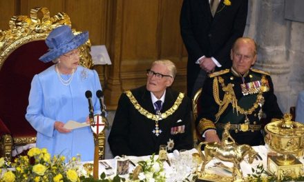 Február 6-tól két hétig minden este a brit királyi család a Spektrumon