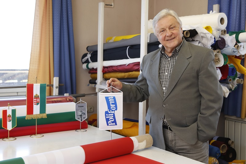 30 éve még a házakat is zászlók díszítették a nemzeti ünnepeken
