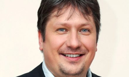 Több “kommunikációs lábon” kell állni!