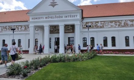 Lakitelek, ahol ”nem csak a víz gyógyít”, a lélek is erősödik