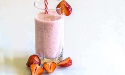 Három ízletes, frissítő smoothie recept a nyárra