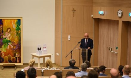 Meddő párokat segítő képzéssel bővít az AVKF Anna-Joachim programja