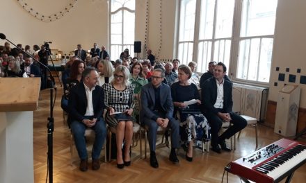Magyar géniuszok műtárgyai vándorkiállításon
