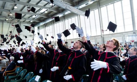 Diplomaátadás a Neumann János Egyetemen