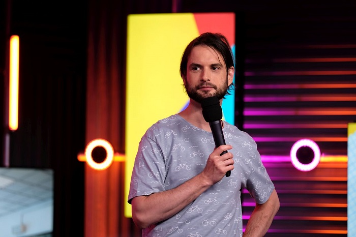 Comedy Club – Hajdú Balázs a gimnáziumi rajztanárának köszönheti stand-upos karrierjét