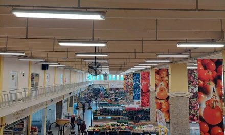 Fényárban úszik a Budai utcai Piaccsarnok