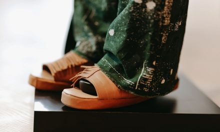 Narancshéjból készült ruha a GROW kiállításon