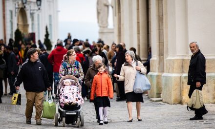 Megnyílt a veszprémi várnegyed