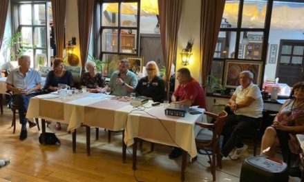 Élménydús irodalmi délután a Kéhli Vendéglőben