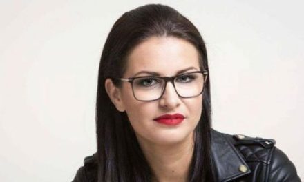 KÖNYVESPOLC – Szentesi Éva: Kardos Margit disszidál