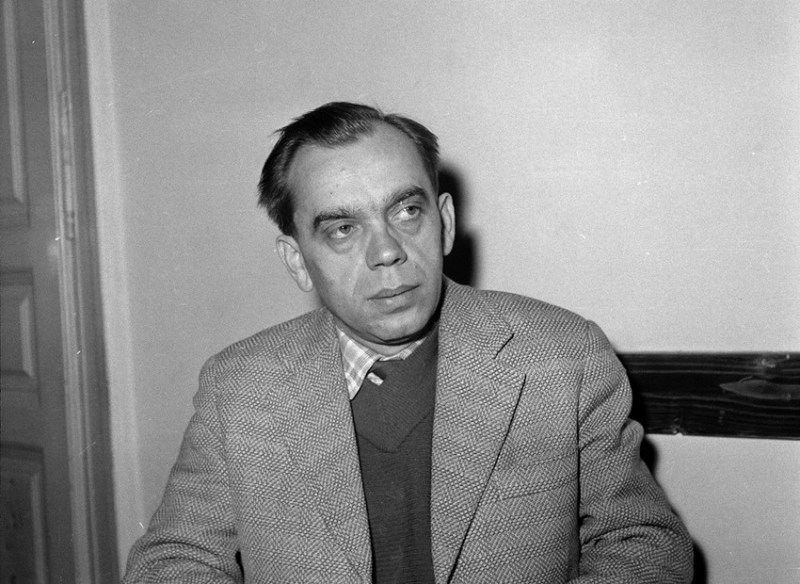 „Szegény Yorick” és „magyarul éneklő nyelve” – Kormos István centenáriumára