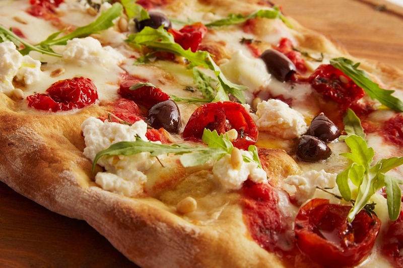 A kemencében sült pizzának nincs párja!