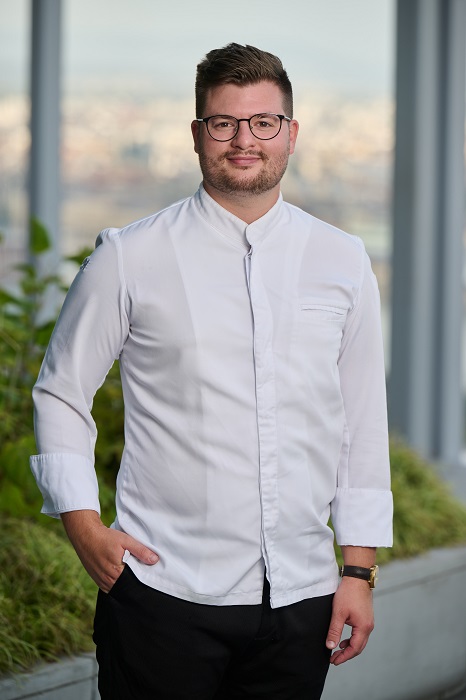 120 méterrel a Duna fölött nyílt meg a VIRTU Restaurant