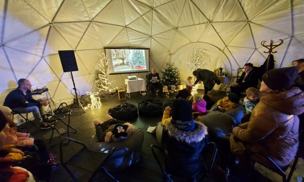 Karácsonyi gyermekkuckó a Neumann Igloo-ban