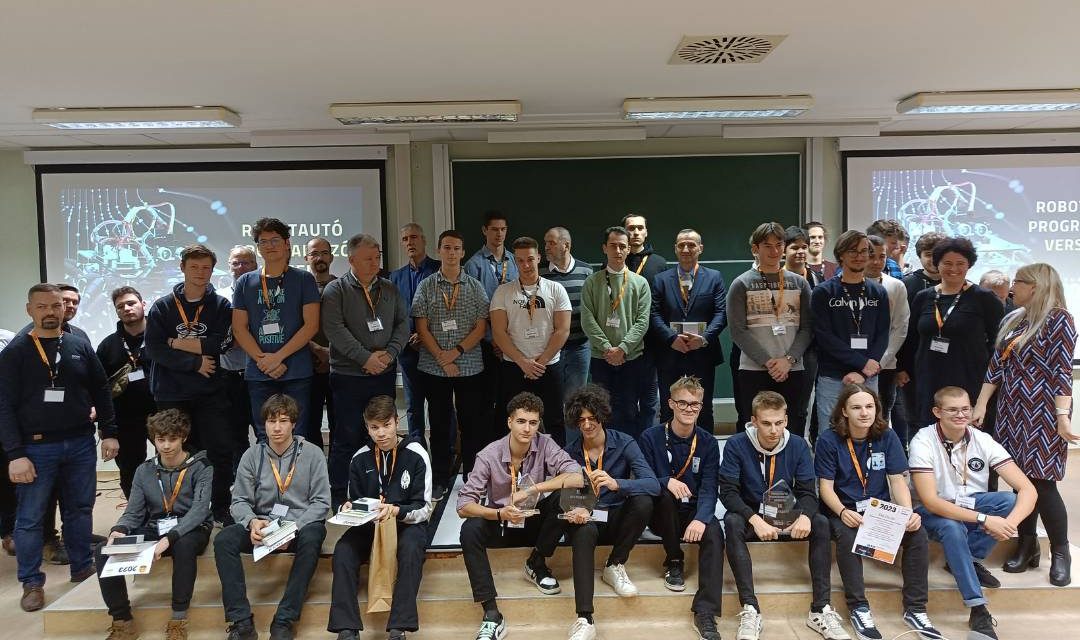 Robotautó programozó verseny a Neumann János Egyetemen