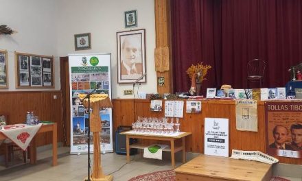 „Nemcsak a szó, nemcsak a vers, / a tett, mi fennmarad” – Tollas Tibor emlékének, költészetének adózva