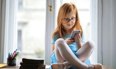 Milyen legyen gyermekünk első okostelefonja?