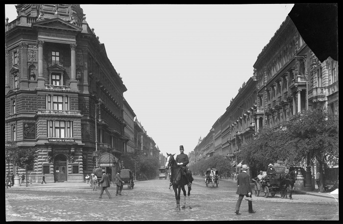 Budapest. Az első aranykor - Fotókiállítás április 7-ig