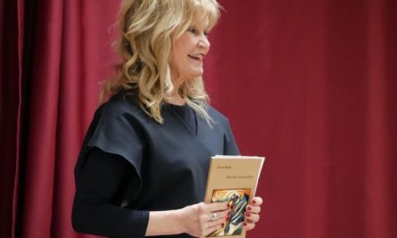 Irodalmi kaland a „Hegyek hajlatán” – Dr. Földesdy Gabriella kritikus, színháztörténész Orosz Margit új könyvéről