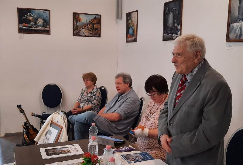 Az ŐsfAlköz költészet napja - Drotleff Zoltán könyvbemutatója