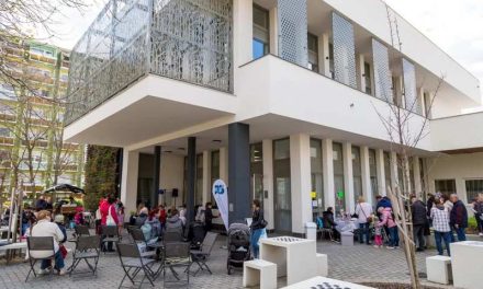 Kultúrmisszió a panelrengetegben: modern közösségépítés és híd a generációk között