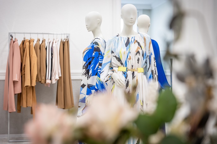 Új TOTHBORI showroom a Hold utcában