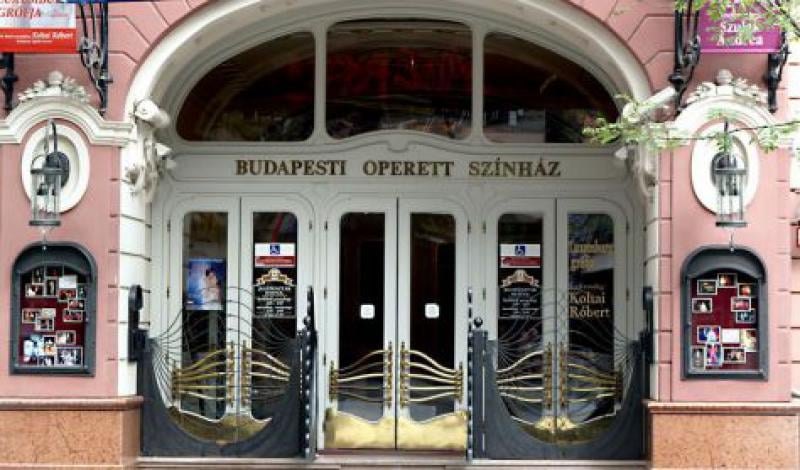 Könyvespolc - SZINETÁR: Önéletrajz-szerűség és egyebek