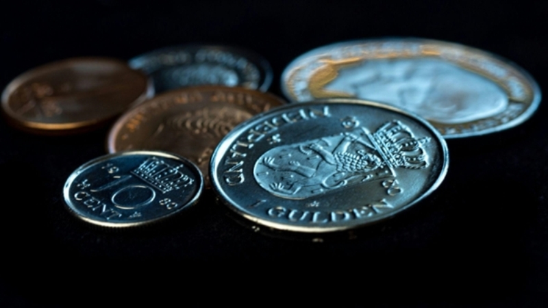 A forint egyre gyengébb: hogyan hat ez a gazdaságra és a szórakoztatóiparra?