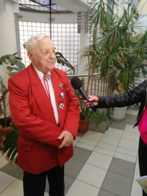 Dr. Kesztyűs Ferenc grafikus, festőművész színes élete