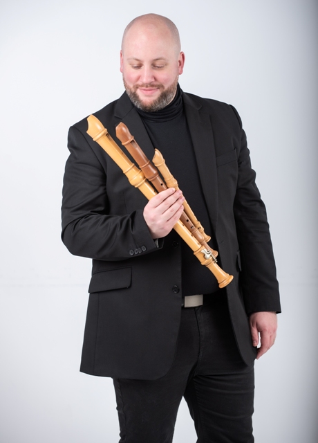 „Egy nagy tehetség – amolyan „igazi” -, harmonikus - vallja Márai Sándor
