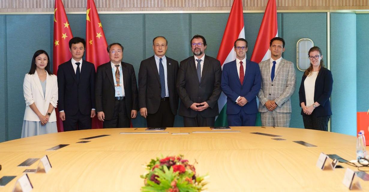 Fudan Egyetem és a NJE kecskeméti döntője